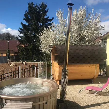 Virivka A Sauna Na Pokoji,nebo Na Vlastni Terase - Farma U Pribrami *