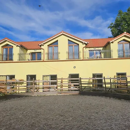 Virivka A Sauna Na Pokoji,nebo Na Vlastni Terase - Farma U Pribrami Appartamento *