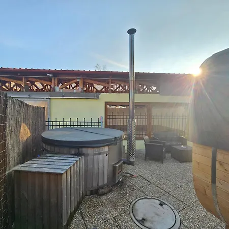 Virivka A Sauna Na Pokoji,nebo Na Vlastni Terase - Farma U Pribrami